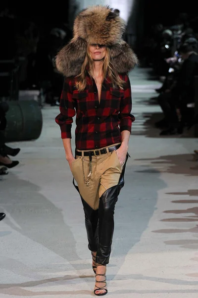 Look 27